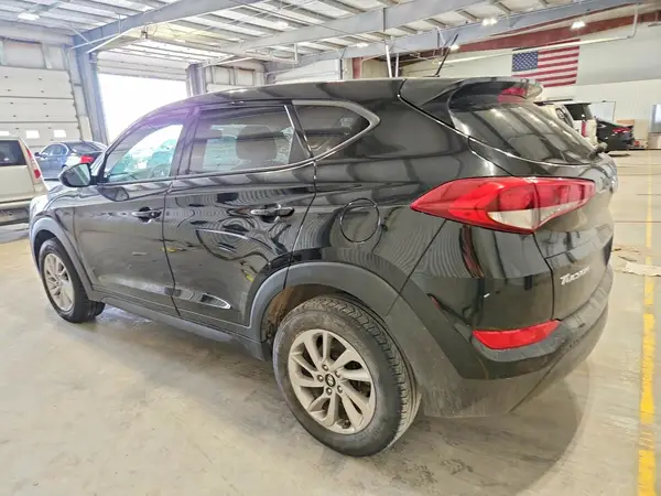 KM8J23A48HU391514 2017 HYUNDAI TUCSON - Image 2