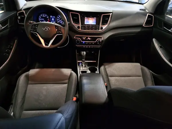 KM8J23A48HU391514 2017 HYUNDAI TUCSON - Image 8