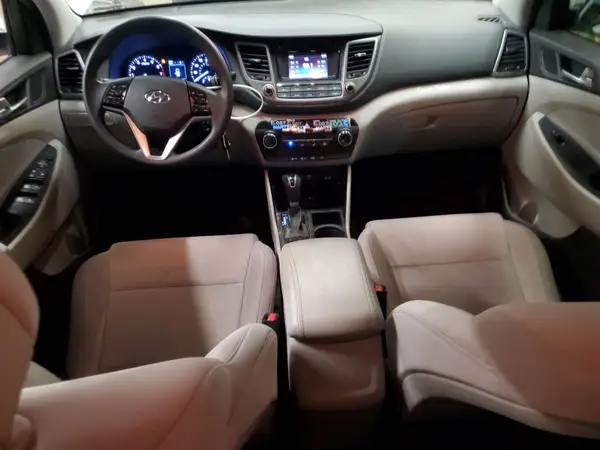 KM8J23A48HU408747 2017 HYUNDAI TUCSON - Image 8
