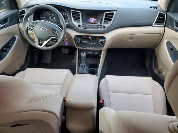 KM8J23A48HU410031 2017 HYUNDAI TUCSON - Image 8