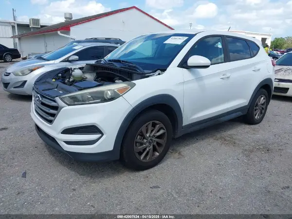 KM8J23A48HU430733 2017 HYUNDAI TUCSON - Image 2