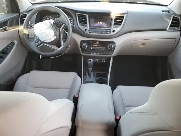 KM8J23A48HU439562 2017 HYUNDAI TUCSON - Image 8