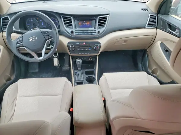 KM8J23A48HU441702 2017 HYUNDAI TUCSON - Image 8