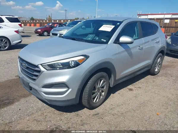 KM8J23A48HU464834 2017 HYUNDAI TUCSON - Image 2