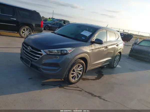 KM8J23A48HU466468 2017 HYUNDAI TUCSON - Image 2