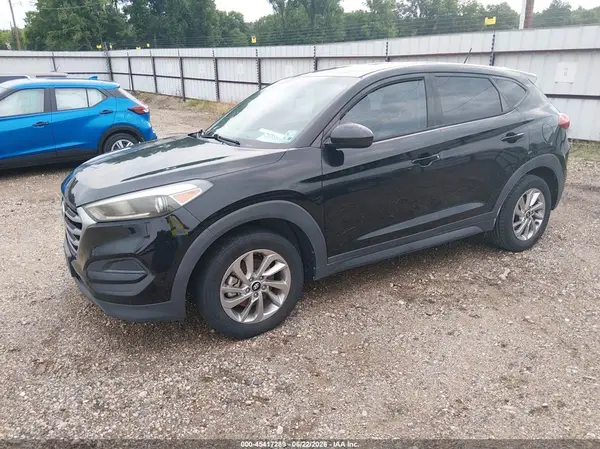 KM8J23A48HU468138 2017 HYUNDAI TUCSON - Image 2