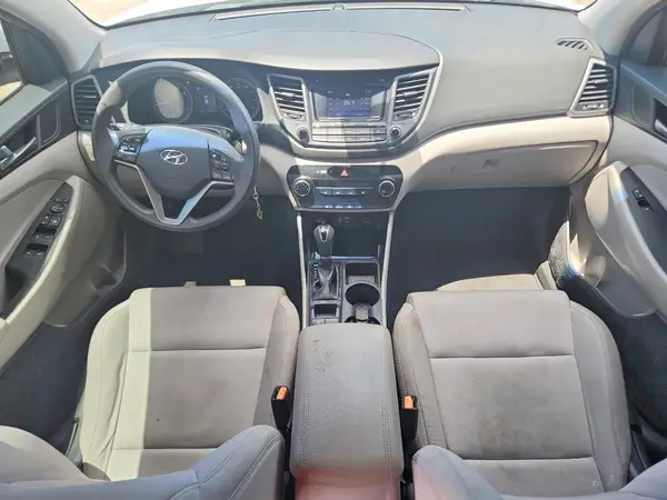 KM8J23A48HU470181 2017 HYUNDAI TUCSON - Image 8