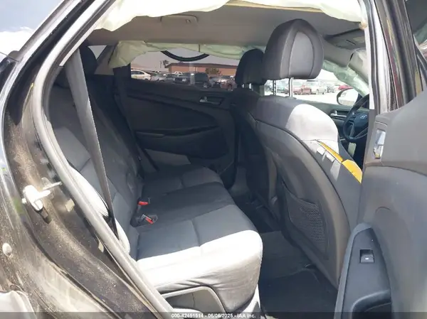 KM8J23A48HU470231 2017 HYUNDAI TUCSON - Image 8