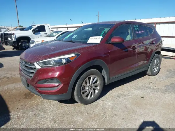 KM8J23A48HU482525 2017 HYUNDAI TUCSON - Image 2