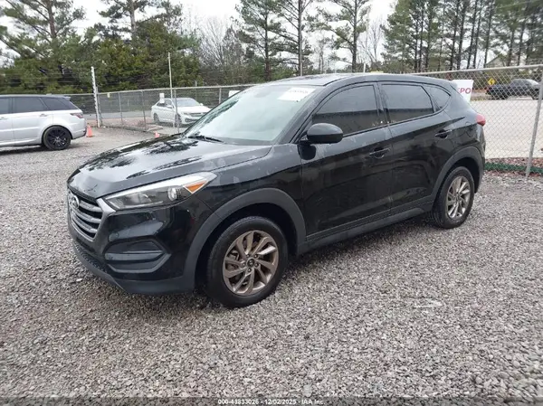 KM8J23A48HU494853 2017 HYUNDAI TUCSON - Image 2