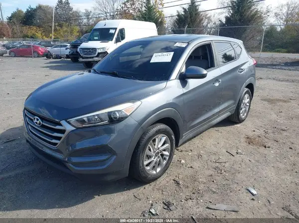 KM8J23A48HU527382 2017 HYUNDAI TUCSON - Image 2