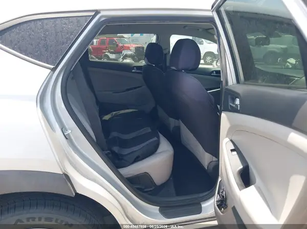 KM8J23A48HU539208 2017 HYUNDAI TUCSON - Image 8