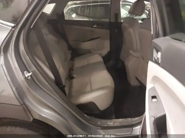 KM8J23A48HU547440 2017 HYUNDAI TUCSON - Image 8