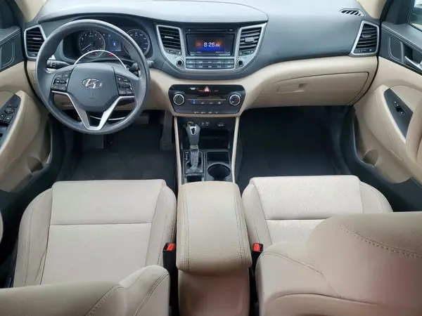 KM8J23A48HU555439 2017 HYUNDAI TUCSON - Image 8