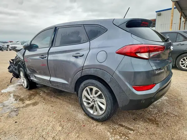 KM8J23A48HU565047 2017 HYUNDAI TUCSON - Image 2