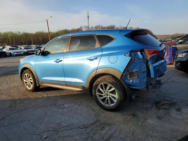 KM8J23A48HU575805 2017 HYUNDAI TUCSON - Image 2