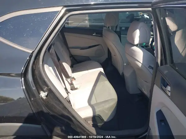 KM8J23A48JU631716 2018 HYUNDAI TUCSON - Image 8