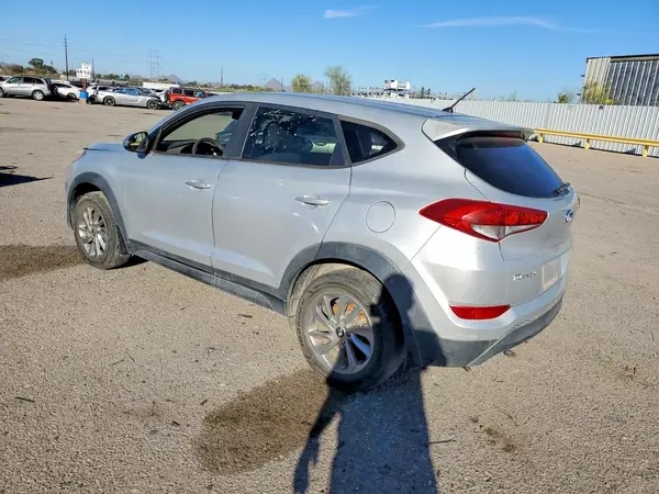 KM8J23A48JU644174 2018 HYUNDAI TUCSON - Image 2