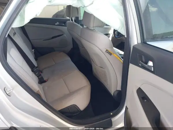 KM8J23A48JU646278 2018 HYUNDAI TUCSON - Image 8