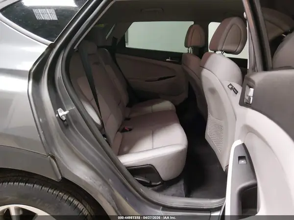 KM8J23A48JU657913 2018 HYUNDAI TUCSON - Image 8
