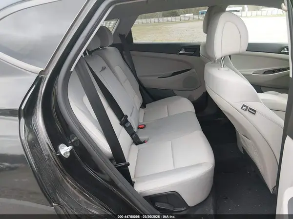 KM8J23A48JU659838 2018 HYUNDAI TUCSON - Image 8