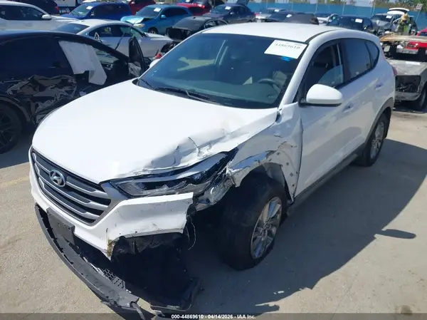 KM8J23A48JU671682 2018 HYUNDAI TUCSON - Image 2