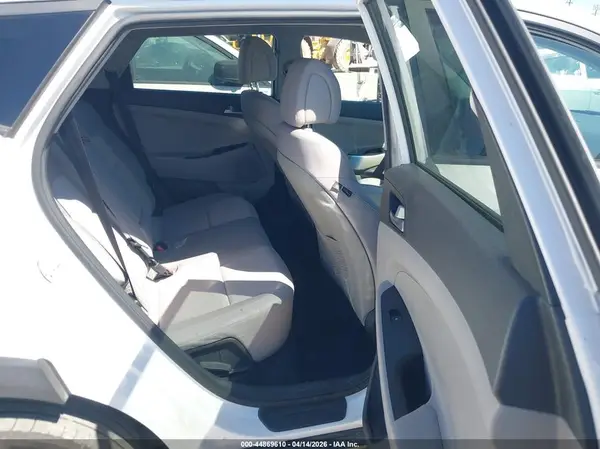 KM8J23A48JU671682 2018 HYUNDAI TUCSON - Image 8