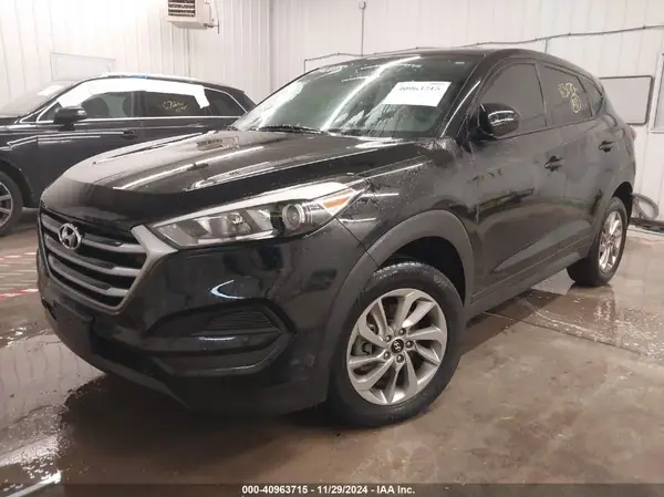 KM8J23A48JU671875 2018 HYUNDAI TUCSON - Image 2