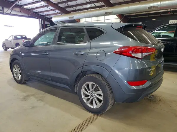 KM8J23A48JU683671 2018 HYUNDAI TUCSON - Image 2