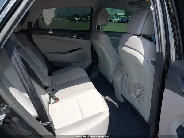 KM8J23A48JU698557 2018 HYUNDAI TUCSON - Image 8