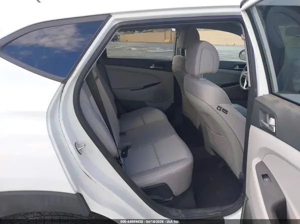 KM8J23A48JU712506 2018 HYUNDAI TUCSON - Image 8