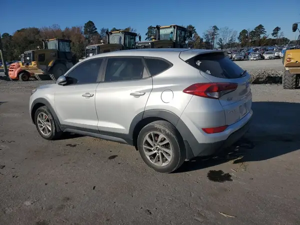 KM8J23A48JU767036 2018 HYUNDAI TUCSON - Image 2
