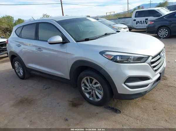 KM8J23A48JU773662 2018 HYUNDAI TUCSON - Image 1