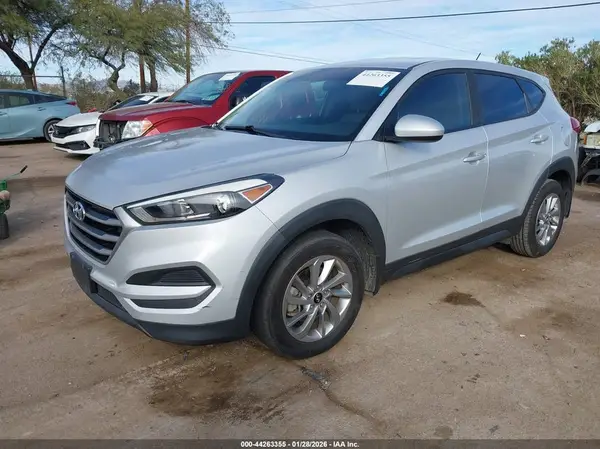KM8J23A48JU773662 2018 HYUNDAI TUCSON - Image 2