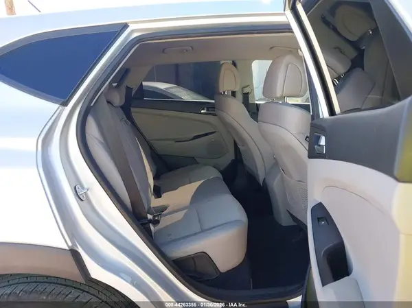 KM8J23A48JU773662 2018 HYUNDAI TUCSON - Image 8
