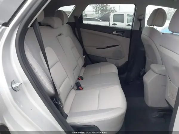 KM8J23A48JU792048 2018 HYUNDAI TUCSON - Image 8