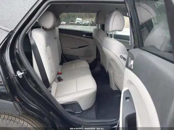 KM8J23A48JU794382 2018 HYUNDAI TUCSON - Image 8