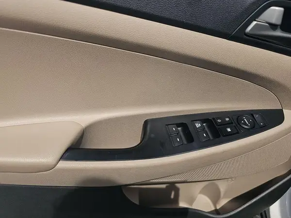 KM8J23A48JU812282 2018 HYUNDAI TUCSON - Image 8