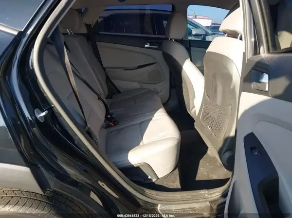 KM8J23A48KU013006 2019 HYUNDAI TUCSON - Image 8