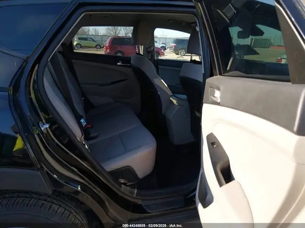 KM8J23A48KU874282 2019 HYUNDAI TUCSON - Image 8