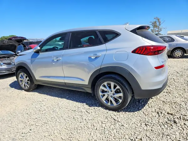 KM8J23A48KU889090 2019 HYUNDAI TUCSON - Image 2