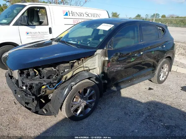 KM8J23A48KU907488 2019 HYUNDAI TUCSON - Image 2