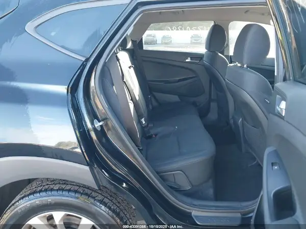 KM8J23A48KU935274 2019 HYUNDAI TUCSON - Image 8