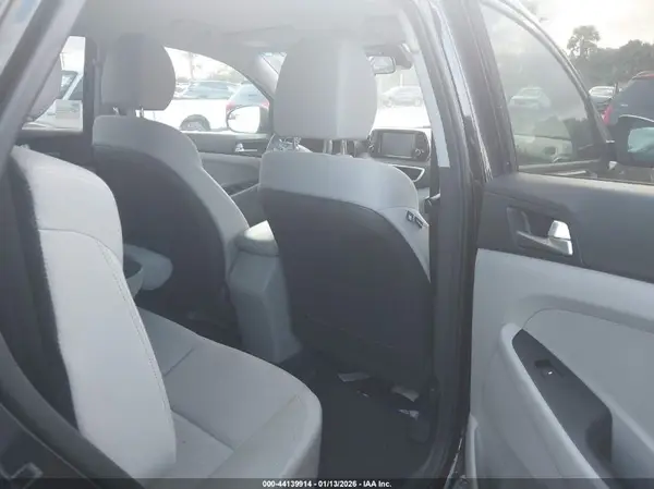 KM8J23A48KU957596 2019 HYUNDAI TUCSON - Image 8