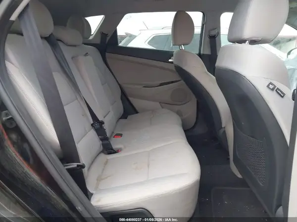 KM8J23A48KU958697 2019 HYUNDAI TUCSON - Image 8