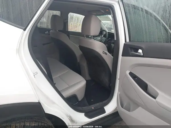 KM8J23A48MU290287 2021 HYUNDAI TUCSON - Image 8