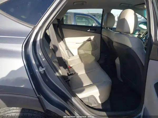 KM8J23A48MU313325 2021 HYUNDAI TUCSON - Image 8