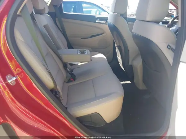 KM8J23A48MU331825 2021 HYUNDAI TUCSON - Image 8