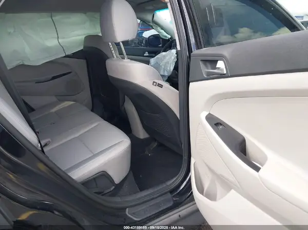 KM8J23A48MU354196 2021 HYUNDAI TUCSON - Image 8