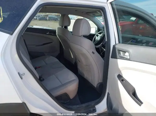 KM8J23A49GU120072 2016 HYUNDAI TUCSON - Image 8